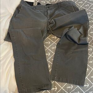 Volcom Gray Chinos 36x33 location b10